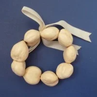Kukui Nut: Anklet/Bracelet - Blonde Lei - Light - Product Image