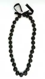 Kukui Nut: Black Lei - Product Image